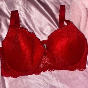 Women’s lace red bra